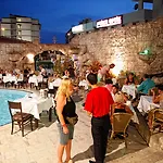 La Vita's Hotell 3*