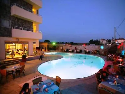 La Vita's Hotel Side